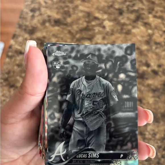 Assorted Baseball Trading Cards - Picture 12 of 16